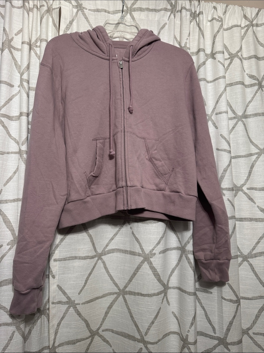 Hollister Cropped Zip-Up Hoodie in Mauve